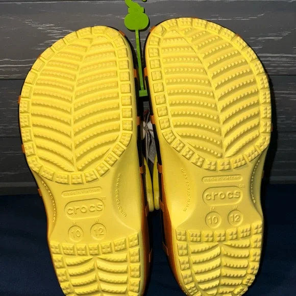 SpongeBob SquarePants Crocs - Picture 3 of 3